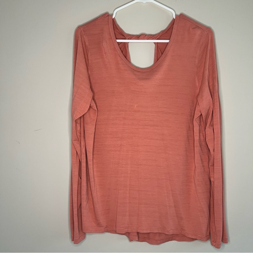 All In Motion Peekaboo Twist Back Long Sleeve Yoga Top Shirt Coral Size XL